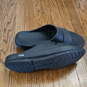 OOFOS Men's Black Comfort Slides